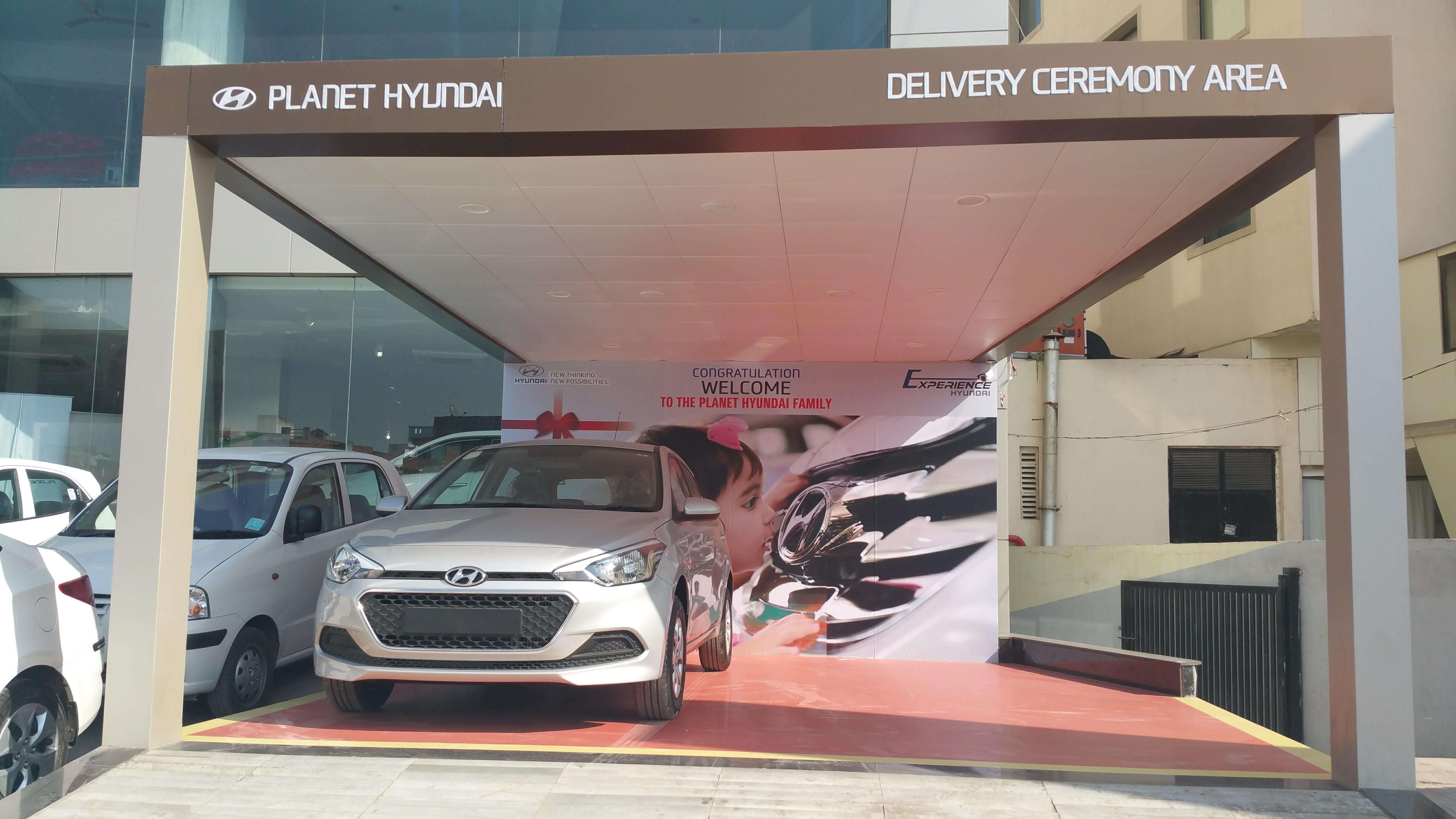 Car Showroom & Service Photo gallery|Planet Hyundai Ahmedabad