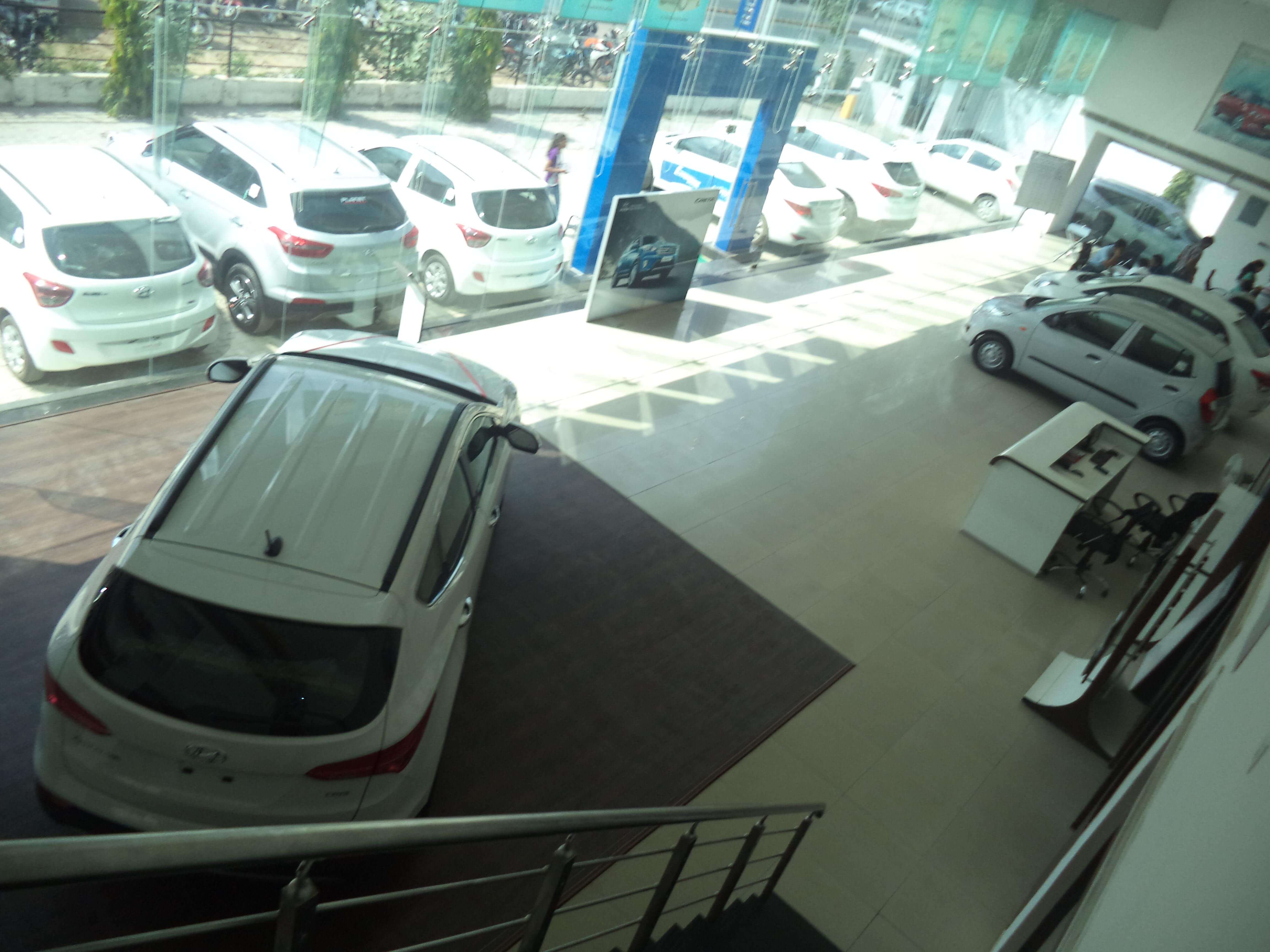 Car Showroom & Service Photo gallery|Planet Hyundai Ahmedabad