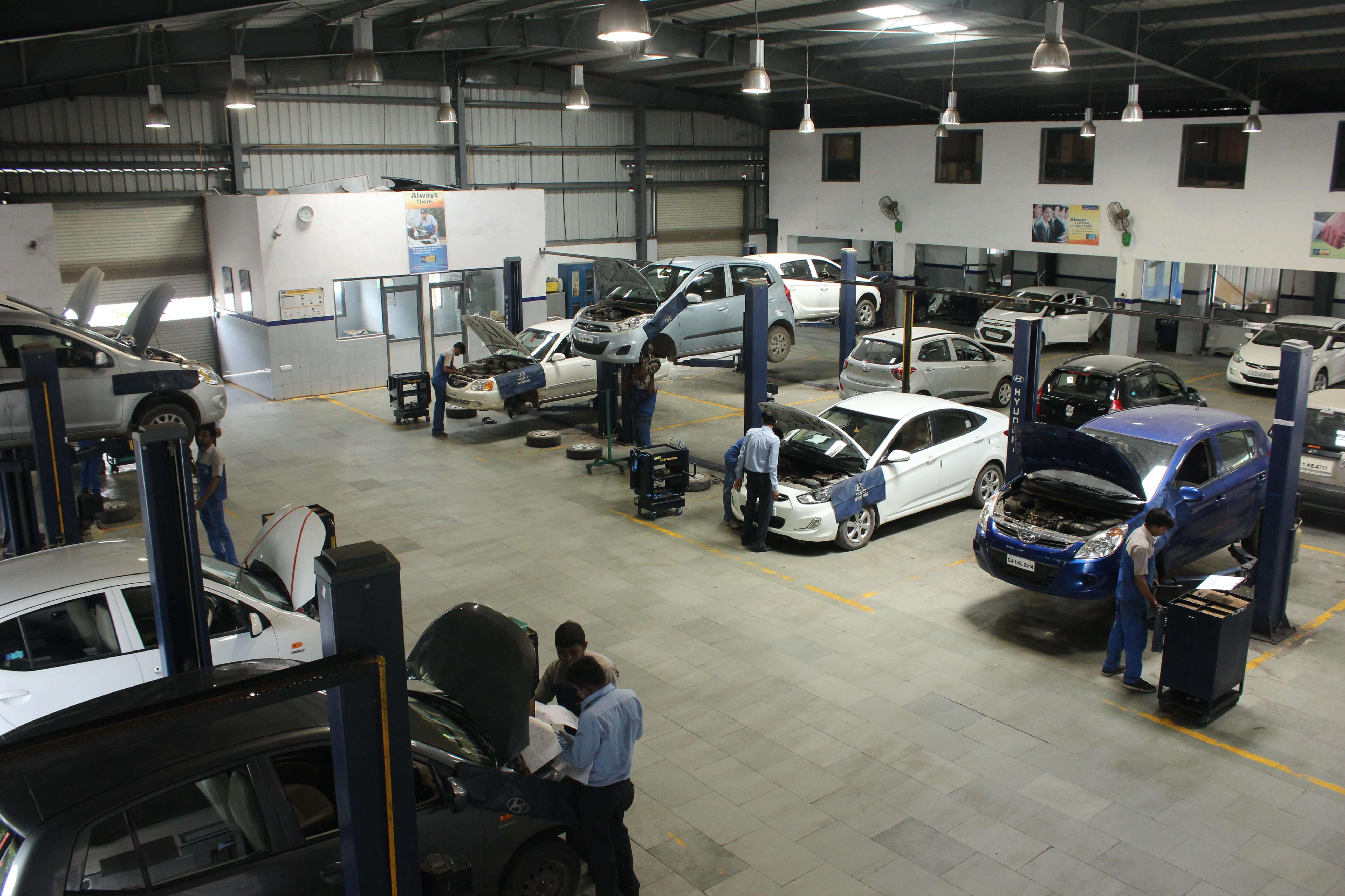 Car Showroom & Service Photo gallery|Planet Hyundai Ahmedabad